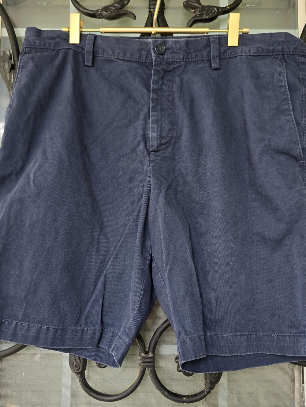 Banana Republic Classic Aiden Easy Care Cotton Chino Shorts Men's 35 Navy Blue